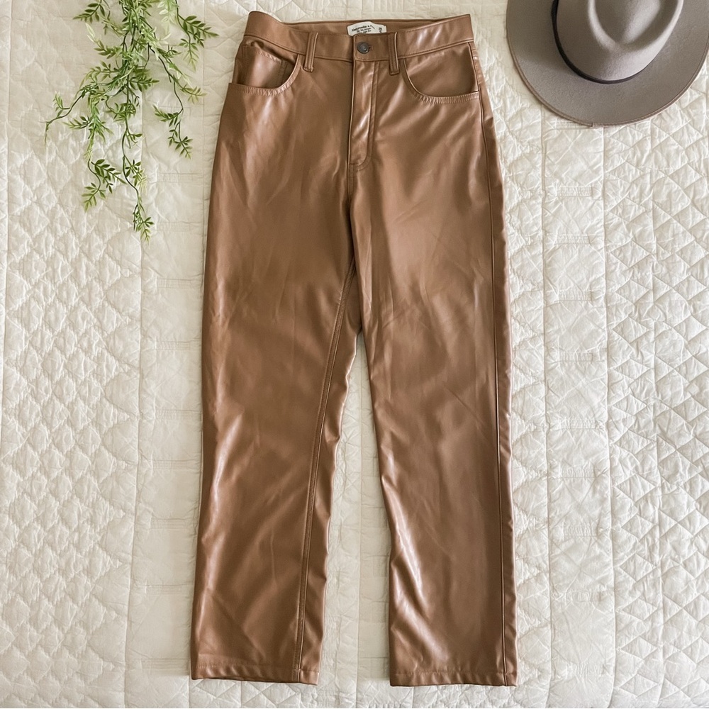 Abercrombie & Fitch 90s Straight Ultra High Rise Faux Leather Pants - Picture 2 of 4